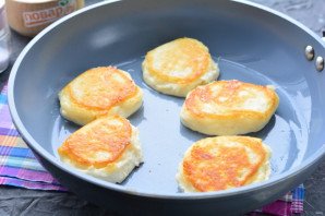 Оладьи с сыром на кефире Оладьи с сыром на кефире