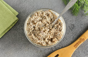 Блинный торт со шпротами