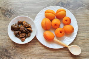 Абрикосовое варенье "Королевское" Абрикосовое варенье "Королевское"