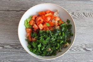 Салат с фасолью и консервированной горбушей Салат с фасолью и консервированной горбушей