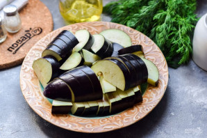 Баклажаны с чесноком и укропом Баклажаны с чесноком и укропом