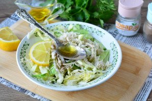 Салат с курицей и белокочанной капустой Салат с курицей и белокочанной капустой