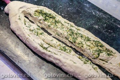 Плетеный хлеб с чесноком и укропом (без яиц и молока)