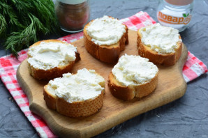 Бутерброды с рикоттой и красной рыбой Бутерброды с рикоттой и красной рыбой
