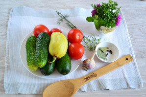 Маринованные огурцы и помидоры "Ассорти" Маринованные огурцы и помидоры "Ассорти"