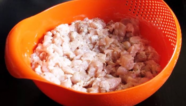 Куриные рубленные котлеты — самые вкусные рецепты на сковороде
Куриные рубленные котлеты — самые вкусные рецепты на сковороде