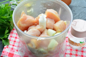 Котлеты с солеными огурцами Котлеты с солеными огурцами