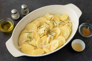 Сибас с картофелем в духовке