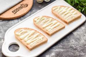 Бутерброды с авокадо и селедкой Бутерброды с авокадо и селедкой