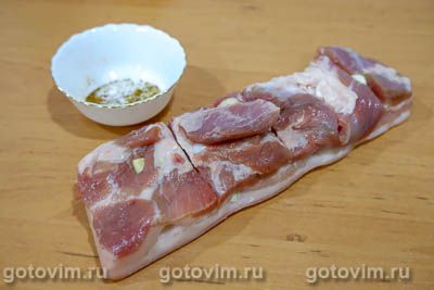 Свиная грудинка, запечённая с горчицей в духовке Свиная грудинка, запечённая с горчицей в духовке