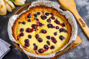 Пирог с голубикой и сметанной заливкой Пирог с голубикой и сметанной заливкой