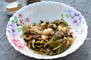 Салат с морской капустой и грибами