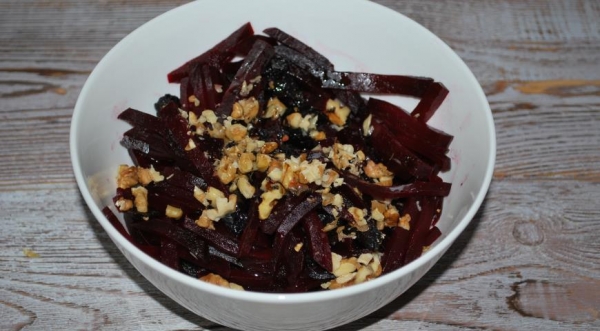 Салат с черносливом и грецкими орехами, пошаговый рецепт с фото Салат с черносливом и грецкими орехами, пошаговый рецепт с фото