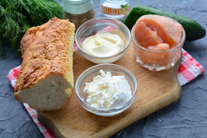 Бутерброды с рикоттой и красной рыбой Бутерброды с рикоттой и красной рыбой