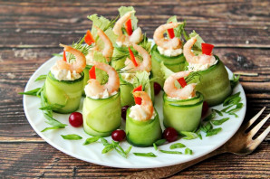 Рулетики из огурцов с креветками Рулетики из огурцов с креветками