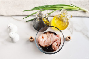 Салат с куриной грудкой и капустой Салат с куриной грудкой и капустой