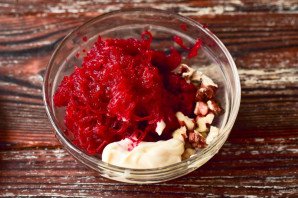 Салат "Дюймовочка" со свеклой