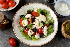 Страчателла с помидорами Страчателла с помидорами