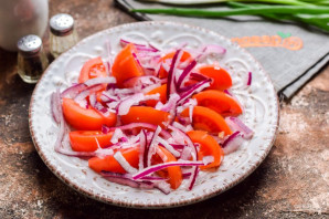 Закуска из помидоров и лука к шашлыку Закуска из помидоров и лука к шашлыку