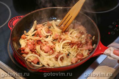 Дублинский коддл или овощное рагу с беконом и свиными колбасками (Dublin coddle) Дублинский коддл или овощное рагу с беконом и свиными колбасками (Dublin coddle)