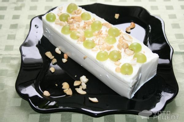 Рецепт: Баварский молочный десерт - с виноградом и орахами кешью Рецепт: Баварский молочный десерт - с виноградом и орахами кешью