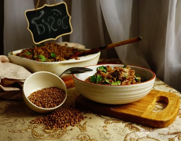 Рецепт: Гречневый бигос с индейкой - со свежей капустой Рецепт: Гречневый бигос с индейкой - со свежей капустой