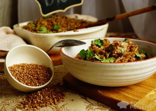 Рецепт: Гречневый бигос с индейкой - со свежей капустой Рецепт: Гречневый бигос с индейкой - со свежей капустой