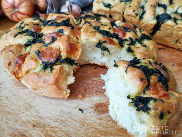Рецепт: Хлеб с зеленью и моцареллой - В традициях Италии