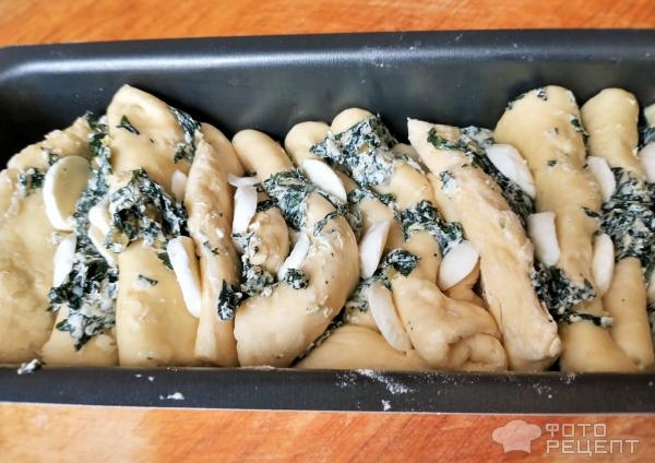 Рецепт: Хлеб с зеленью и моцареллой - В традициях Италии