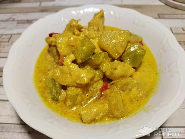 Рецепт: Курица карри с овощами - кабачками и ананасами Рецепт: Курица карри с овощами - кабачками и ананасами