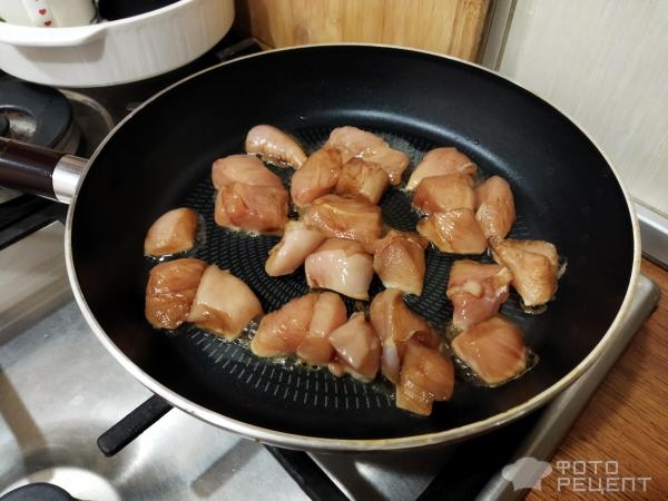 Рецепт: Куриное филе с брокколи и стручковой фасолью - на сковороде с яйцами и зеленью Рецепт: Куриное филе с брокколи и стручковой фасолью - на сковороде с яйцами и зеленью