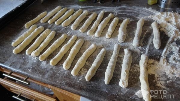 Рецепт: Мини багеты с обсыпкой из сыра и колбасы - Любимый хлебушек и детей и взрослых. Рецепт: Мини багеты с обсыпкой из сыра и колбасы - Любимый хлебушек и детей и взрослых.