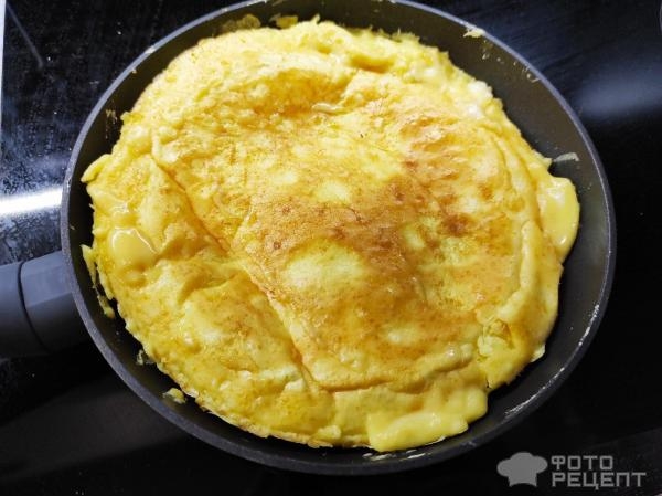 Рецепт: Омлет на сковороде - пышный омлет перевертыш! Рецепт: Омлет на сковороде - пышный омлет перевертыш!