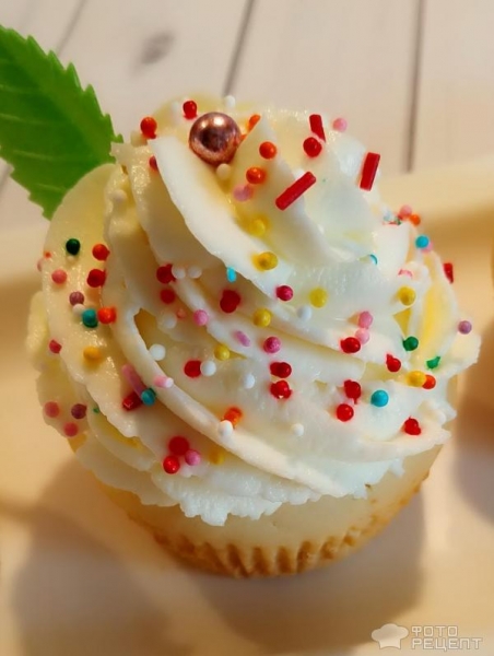 Рецепт: Пасхальные капкейки - ванильные с сахарными украшениями . Готовимся к Пасхе.