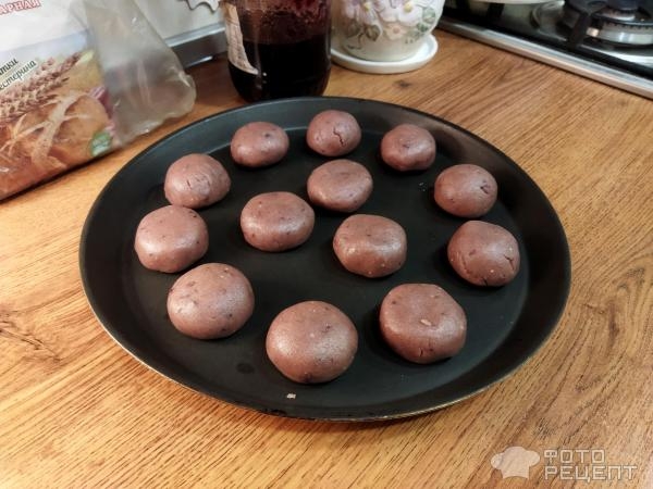 Рецепт: Печенье постное - с вареньем из чёрной смородины, пост продолжается ...