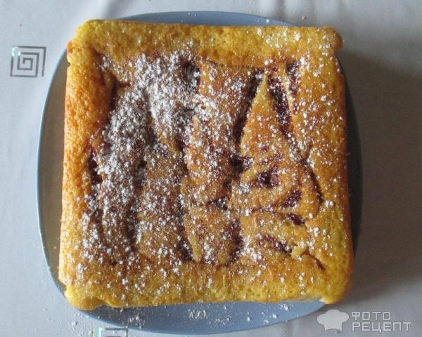 Рецепт: Пирог на кефире - с манкой и смородиновым вареньем Рецепт: Пирог на кефире - с манкой и смородиновым вареньем