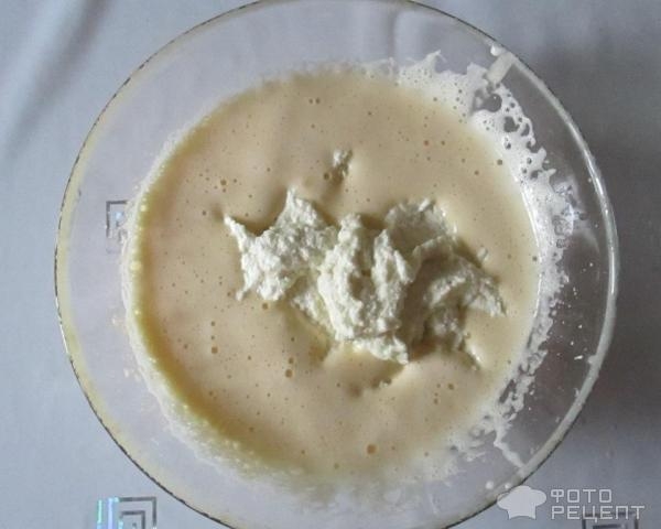 Рецепт: Пирог на кефире - с манкой и смородиновым вареньем Рецепт: Пирог на кефире - с манкой и смородиновым вареньем