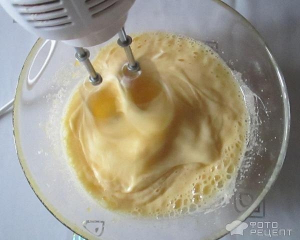 Рецепт: Пирог на кефире - с манкой и смородиновым вареньем Рецепт: Пирог на кефире - с манкой и смородиновым вареньем