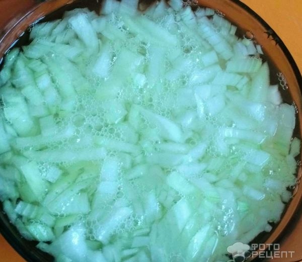 Рецепт: Салат с курицей - с сыром и сухариками