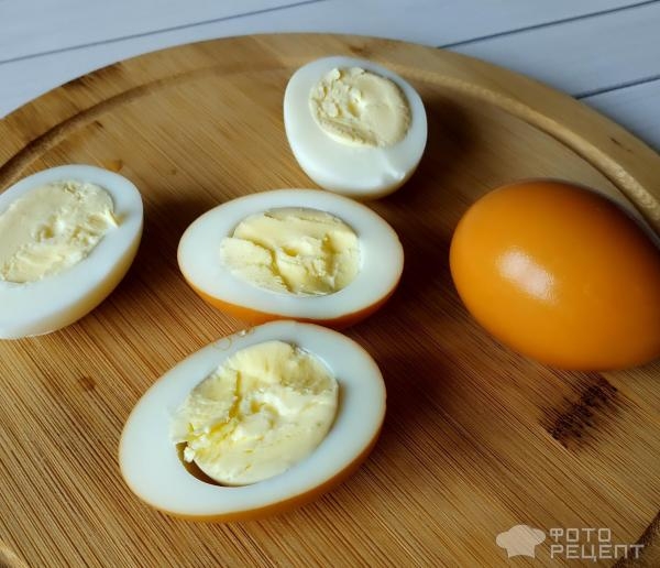 Рецепт: Закуска "Фаршированные яйца" - с начинками ассорти и окрашенным белком. Готовимся к Пасхе. Рецепт: Закуска "Фаршированные яйца" - с начинками ассорти и окрашенным белком. Готовимся к Пасхе.