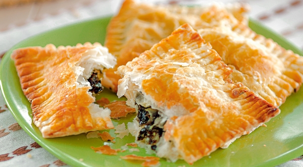 Слойки с щавелем, пошаговый рецепт с фото