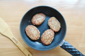 Котлеты из тушенки Котлеты из тушенки