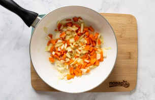 Суп со шпинатом и зеленым горошком Суп со шпинатом и зеленым горошком