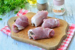 Мясные рулетики в томатном соусе