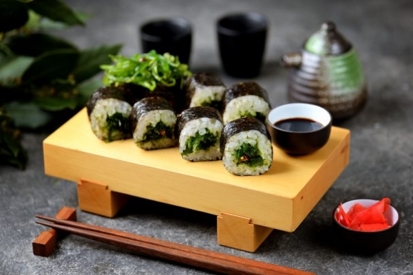 Роллы с чукой Роллы с чукой