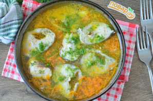 Минтай с бульоном в сковороде Минтай с бульоном в сковороде