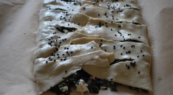 Пирог с крапивой и брынзой, пошаговый рецепт с фото Пирог с крапивой и брынзой, пошаговый рецепт с фото