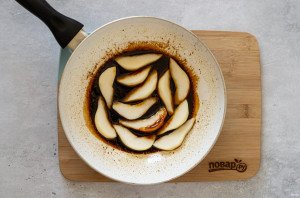 Салат из шпината с грушей Салат из шпината с грушей