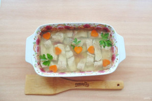 Заливное из карася Заливное из карася