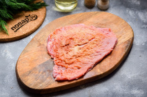 Рулетики из свинины с помидорами